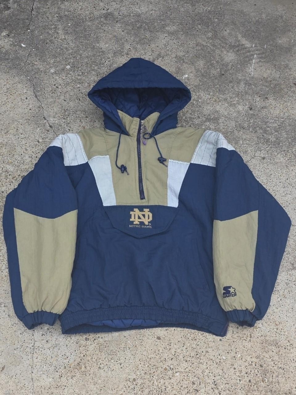 Vintage Notre Dame Fighting Irish Starter Jacket Size XL Hooded Pullover Puff